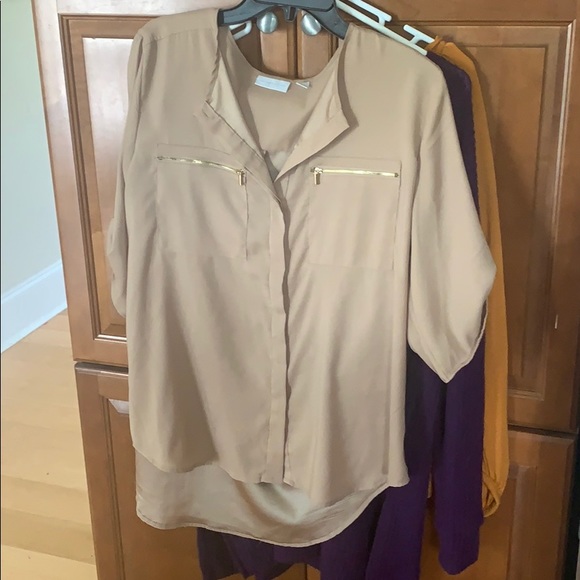 Tan blouse - Picture 1 of 5